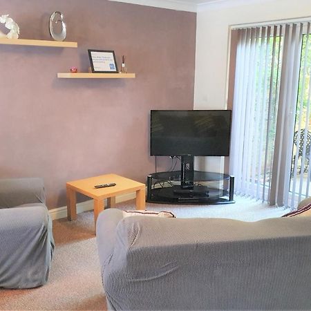 Friars Walk Houses With 2 Bedrooms, 2 Bathrooms, Fast Wi-Fi And Private Parking Sittingbourne Esterno foto