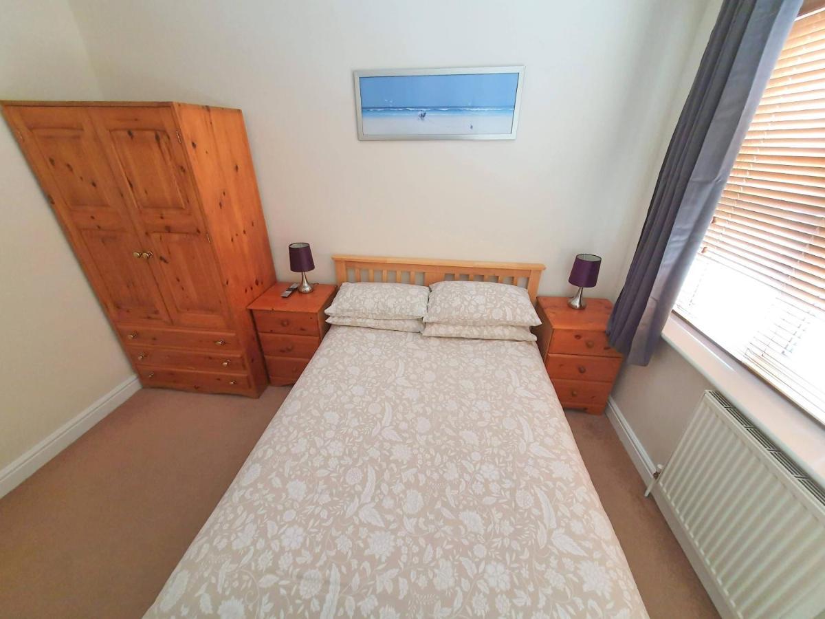 Friars Walk Houses With 2 Bedrooms, 2 Bathrooms, Fast Wi-Fi And Private Parking Sittingbourne Esterno foto