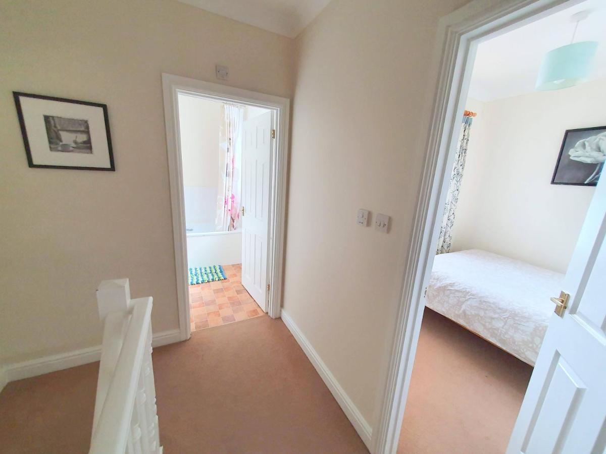 Friars Walk Houses With 2 Bedrooms, 2 Bathrooms, Fast Wi-Fi And Private Parking Sittingbourne Esterno foto