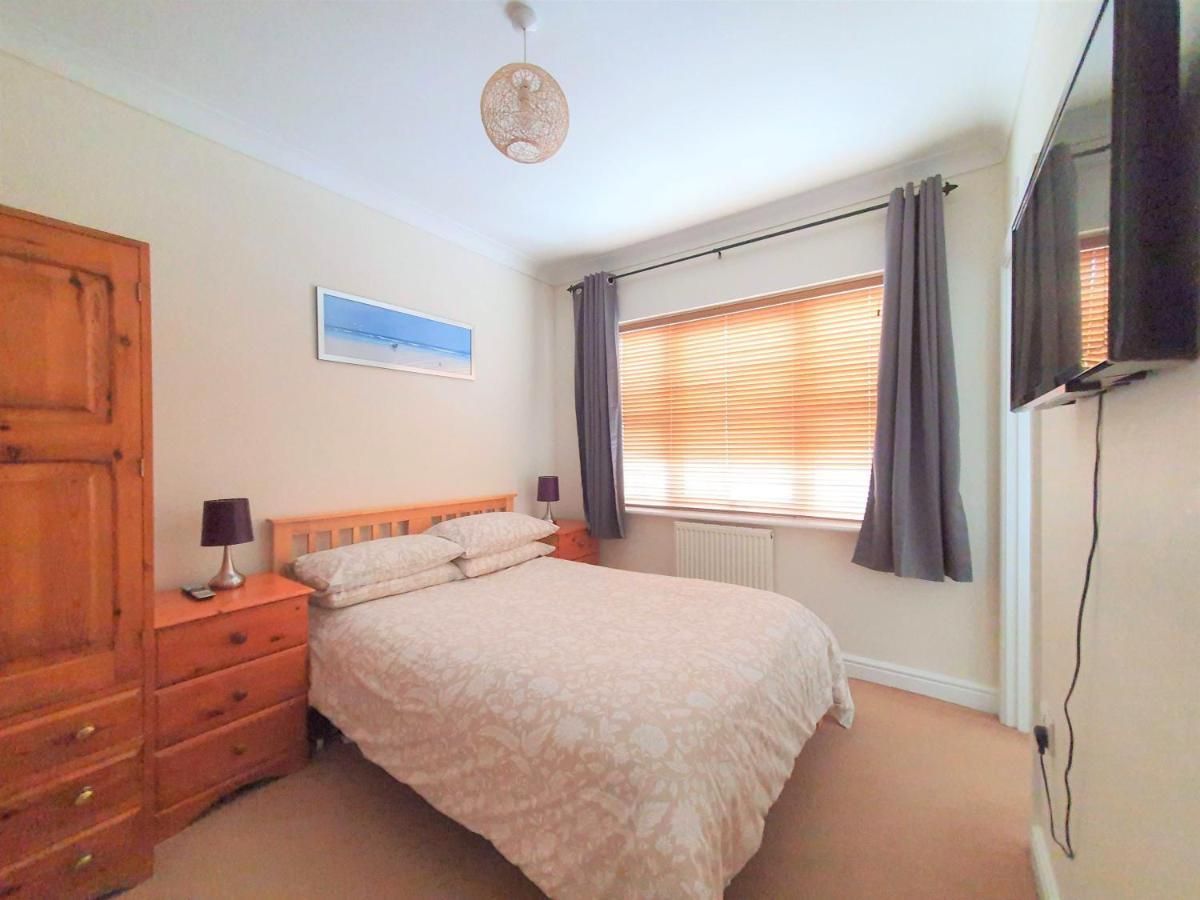 Friars Walk Houses With 2 Bedrooms, 2 Bathrooms, Fast Wi-Fi And Private Parking Sittingbourne Esterno foto