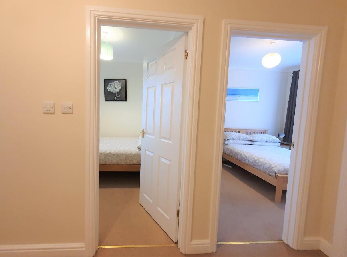 Friars Walk Houses With 2 Bedrooms, 2 Bathrooms, Fast Wi-Fi And Private Parking Sittingbourne Esterno foto