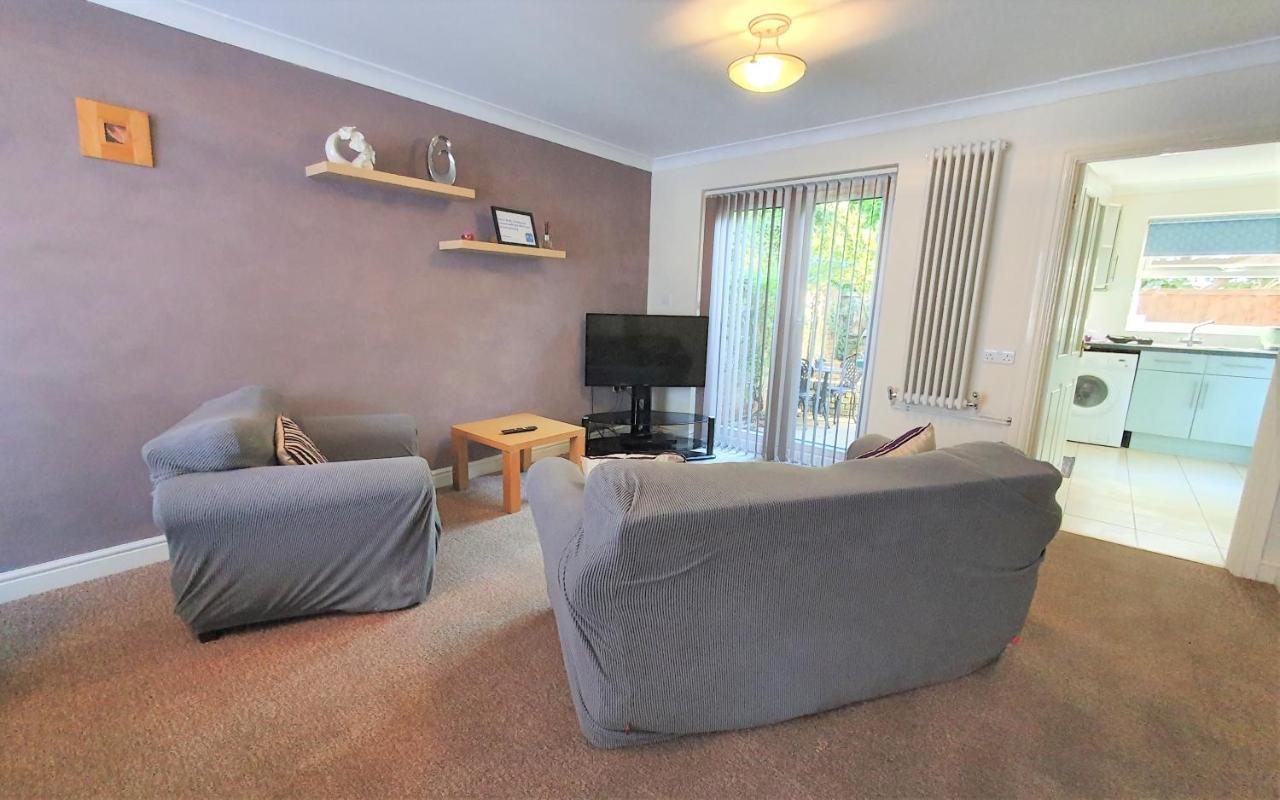 Friars Walk Houses With 2 Bedrooms, 2 Bathrooms, Fast Wi-Fi And Private Parking Sittingbourne Esterno foto