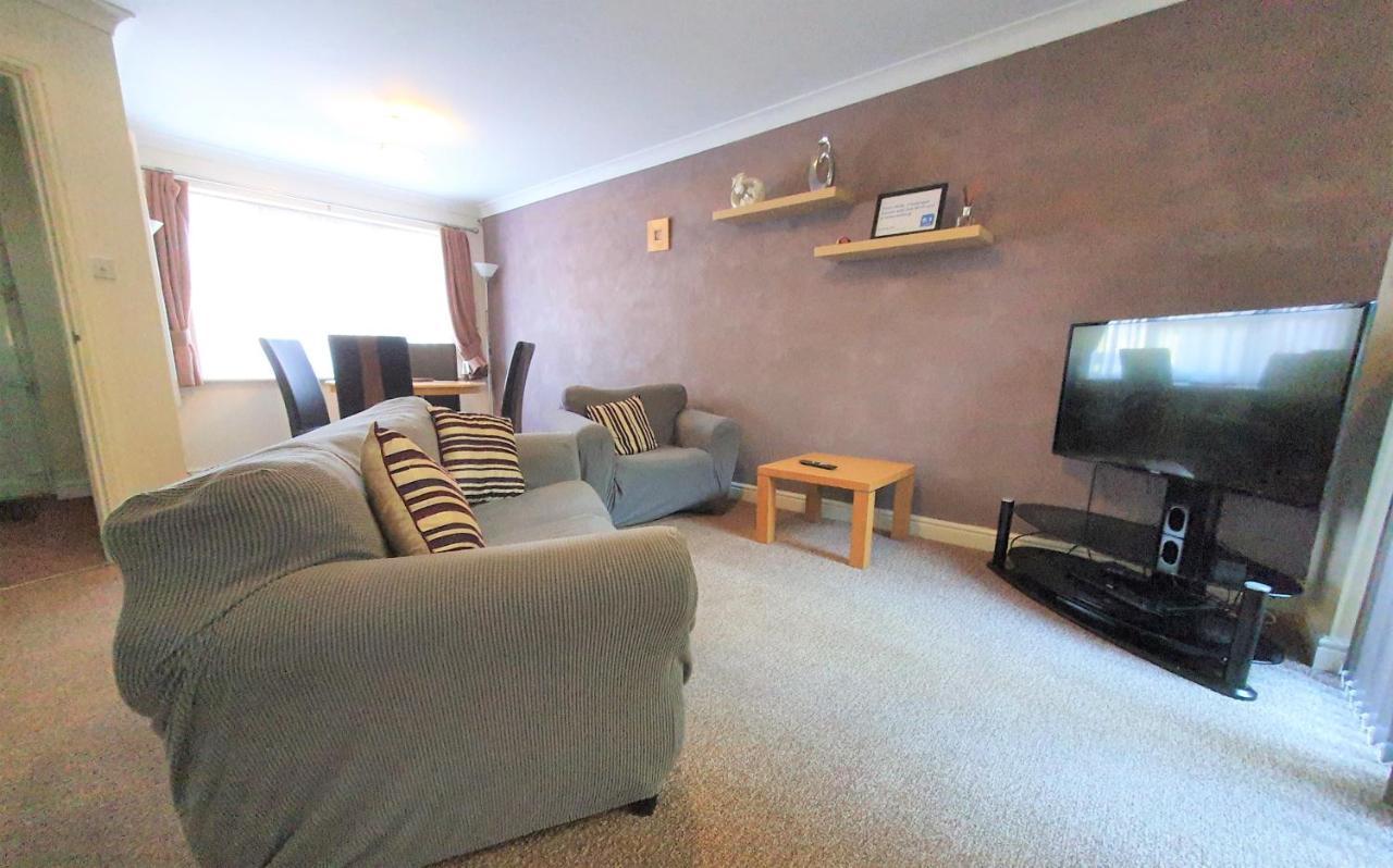Friars Walk Houses With 2 Bedrooms, 2 Bathrooms, Fast Wi-Fi And Private Parking Sittingbourne Esterno foto
