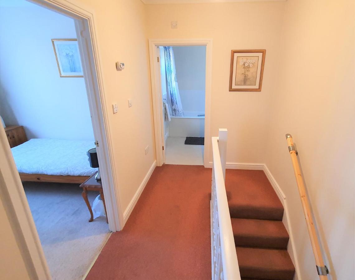 Friars Walk Houses With 2 Bedrooms, 2 Bathrooms, Fast Wi-Fi And Private Parking Sittingbourne Esterno foto