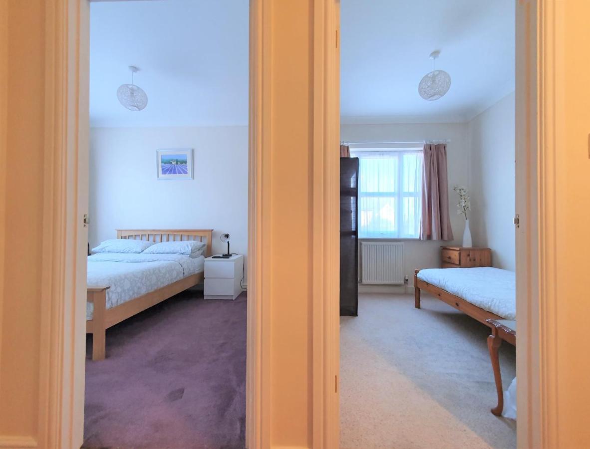 Friars Walk Houses With 2 Bedrooms, 2 Bathrooms, Fast Wi-Fi And Private Parking Sittingbourne Esterno foto